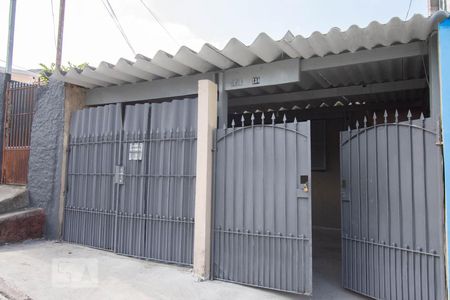 Casa para alugar com 70m², 1 quarto e 2 vagasFachada