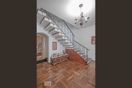  Escada na Sala de casa à venda com 4 quartos, 154m² em Vila Cruzeiro, São Paulo