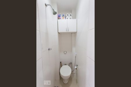 Apartamento à venda com 75m², 2 quartos e sem vaga Apartamento à venda com 75m², 2 quartos e sem vagaBanheiro de Serviço