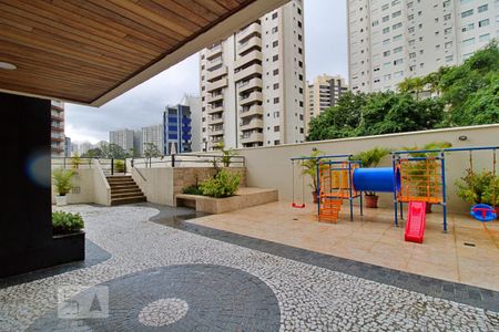 Apartamento à venda com 154m², 3 quartos e 2 vagas Apartamento à venda com 154m², 3 quartos e 2 vagasÁrea Comum - Playground