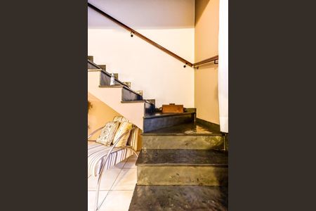 Casa à venda com 106m², 4 quartos e 2 vagasEscadas Quartos