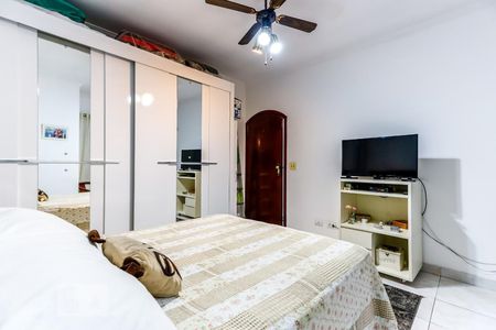 Casa à venda com 106m², 4 quartos e 2 vagasSuíte