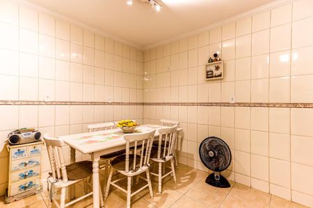 Casa à venda com 106m², 4 quartos e 2 vagasCopa e Cozinha