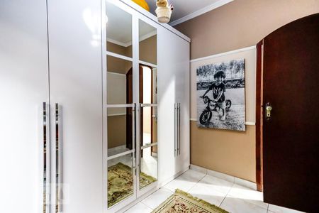 Casa à venda com 106m², 4 quartos e 2 vagasQuarto 3