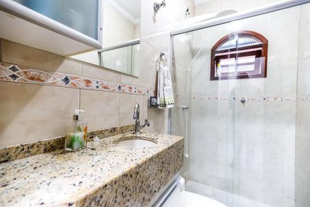 Casa à venda com 106m², 4 quartos e 2 vagasBanheiro