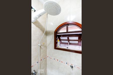 Casa à venda com 106m², 4 quartos e 2 vagasBanheiro