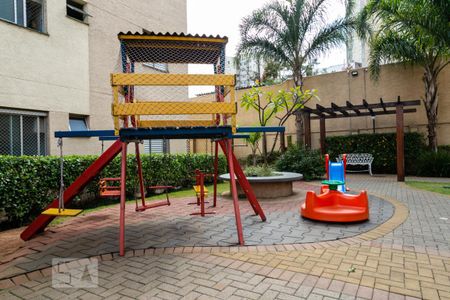 Apartamento para alugar com 47m², 2 quartos e 1 vaga Apartamento para alugar com 47m², 2 quartos e 1 vagaÁrea Comum - Playground