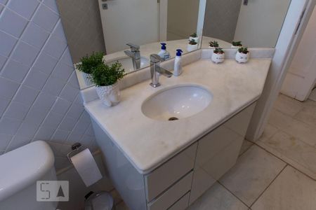 Apartamento à venda com 389m², 4 quartos e 4 vagasBanheiro Corredor