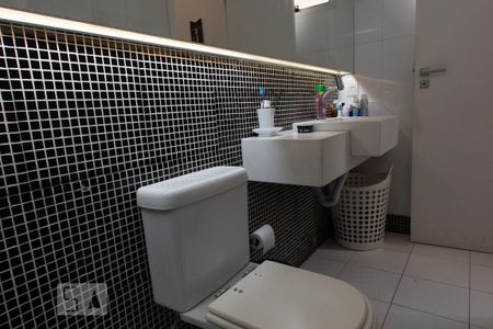 Apartamento à venda com 389m², 4 quartos e 4 vagasBanheiro da Suíte 1