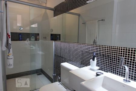 Apartamento à venda com 389m², 4 quartos e 4 vagasBanheiro da Suíte 1