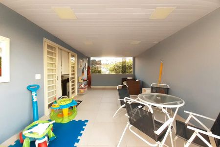 Casa à venda com 230m², 4 quartos e 1 vaga Casa à venda com 230m², 4 quartos e 1 vagaSaleta