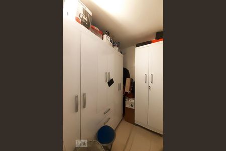 Casa à venda com 230m², 4 quartos e 1 vaga Casa à venda com 230m², 4 quartos e 1 vagaQuarto de Serviço