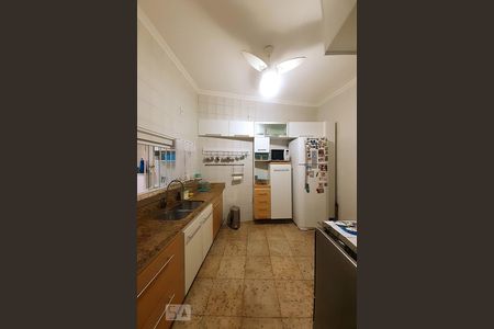 Casa à venda com 230m², 4 quartos e 1 vaga Casa à venda com 230m², 4 quartos e 1 vagaCozinha