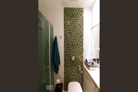 Casa à venda com 230m², 4 quartos e 1 vaga Casa à venda com 230m², 4 quartos e 1 vagaBanheiro Social