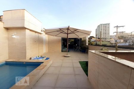 Casa à venda com 230m², 4 quartos e 1 vaga Casa à venda com 230m², 4 quartos e 1 vagaPiscina
