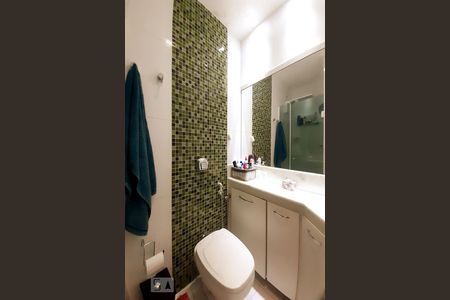 Casa à venda com 230m², 4 quartos e 1 vaga Casa à venda com 230m², 4 quartos e 1 vagaBanheiro Social