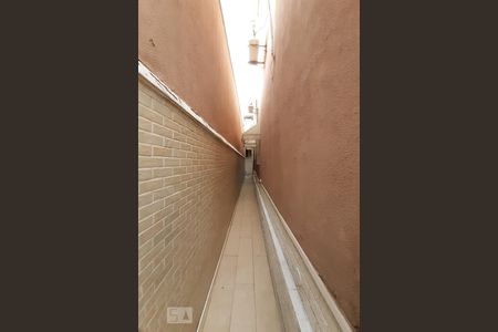 Casa à venda com 230m², 4 quartos e 1 vaga Casa à venda com 230m², 4 quartos e 1 vagaCorredor de entrada