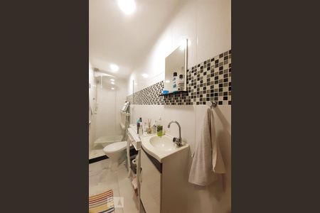 Casa à venda com 230m², 4 quartos e 1 vaga Casa à venda com 230m², 4 quartos e 1 vagaBanheiro da Suíte 2