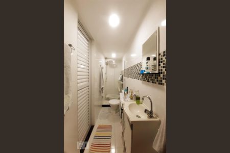 Casa à venda com 230m², 4 quartos e 1 vaga Casa à venda com 230m², 4 quartos e 1 vagaBanheiro da Suíte 2