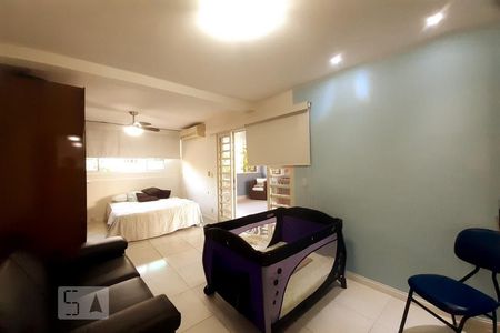 Casa à venda com 230m², 4 quartos e 1 vaga Casa à venda com 230m², 4 quartos e 1 vagaQuarto 4 - Suíte