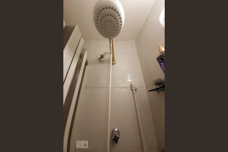 Casa à venda com 230m², 4 quartos e 1 vaga Casa à venda com 230m², 4 quartos e 1 vagaBanheiro de Serviço