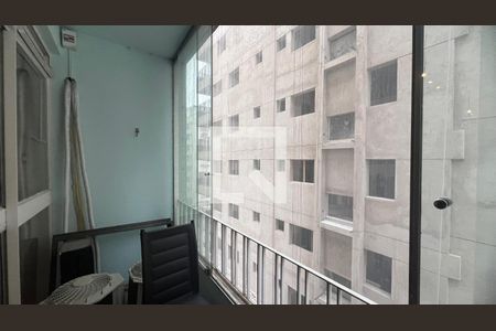 Apartamento à venda com 95m², 2 quartos e sem vagaSacada