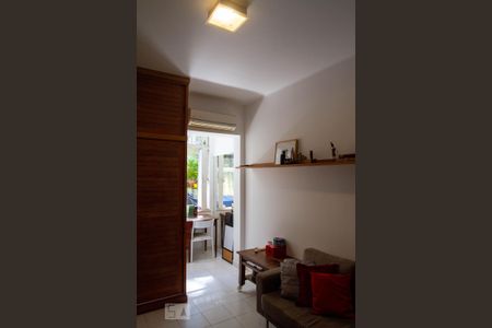 Sala de apartamento para alugar com 1 quarto, 32m² em Gávea, Rio de Janeiro