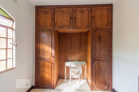 Casa à venda com 400m², 4 quartos e 3 vagas Casa à venda com 400m², 4 quartos e 3 vagasQuarto 3 - Armário