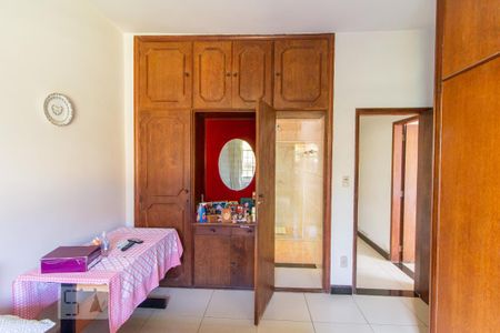 Casa à venda com 400m², 4 quartos e 3 vagas Casa à venda com 400m², 4 quartos e 3 vagasSuíte 1 - Armário