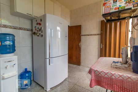 Casa à venda com 400m², 4 quartos e 3 vagas Casa à venda com 400m², 4 quartos e 3 vagasCozinha