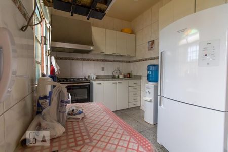 Casa à venda com 400m², 4 quartos e 3 vagas Casa à venda com 400m², 4 quartos e 3 vagasCozinha