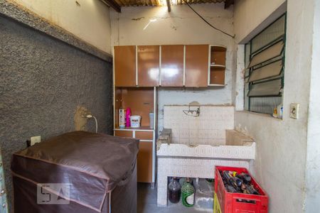 Casa à venda com 400m², 4 quartos e 3 vagas Casa à venda com 400m², 4 quartos e 3 vagasCasa dos Fundos - Área de Serviço