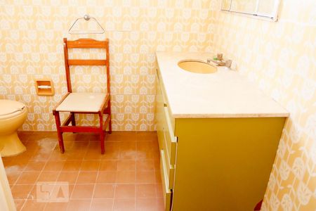 Banheiro de casa para alugar com 2 quartos, 119m² em Vila Arriete, São Paulo