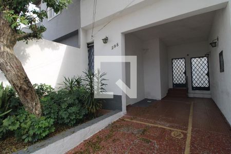 Fachada de casa para alugar com 1 quarto, 29m² em Vila Arriete, São Paulo