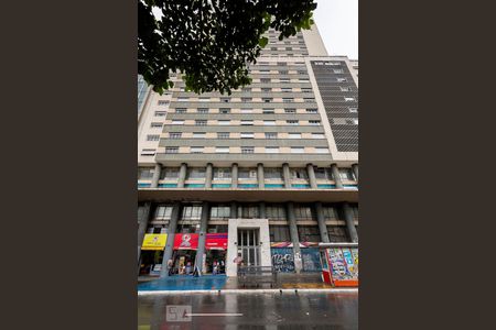 Apartamento à venda com 30m², 1 quarto e sem vaga Apartamento à venda com 30m², 1 quarto e sem vagaFachada