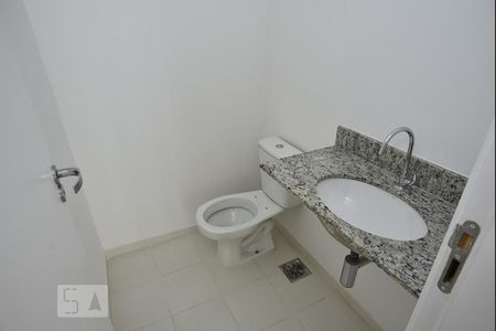 Lavabo de apartamento para alugar com 3 quartos, 87m² em Taquara, Rio de Janeiro