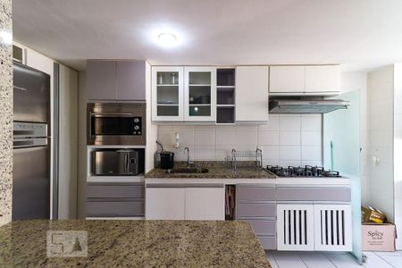 Apartamento para alugar com 73m², 2 quartos e 1 vagaCozinha