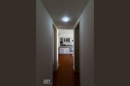 Apartamento para alugar com 73m², 2 quartos e 1 vagaCorredor