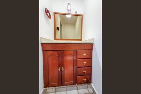 Lavabo de apartamento para alugar com 2 quartos, 64m² em Perdizes, São Paulo