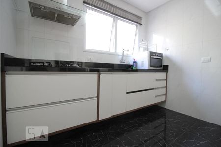 Apartamento para alugar com 68m², 2 quartos e 2 vagasCozinha
