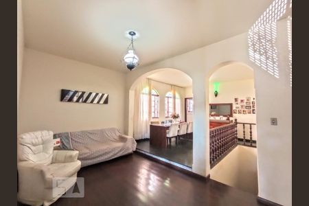 Casa à venda com 3 quartos, 240m² em Santa Amelia, Belo Horizonte