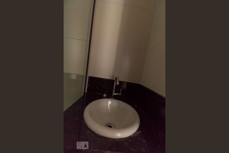 Apartamento para alugar com 38m², 2 quartos e sem vaga Apartamento para alugar com 38m², 2 quartos e sem vagaBanheiro