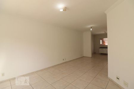 Sala de casa à venda com 4 quartos, 180m² em Bosque da Saúde, São Paulo