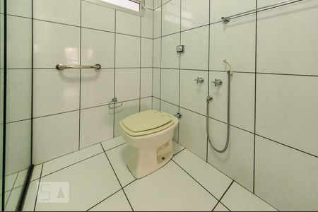 Banheiro Social de apartamento para alugar com 3 quartos, 165m² em Cambuí, Campinas