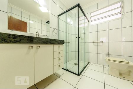 Banheiro Social de apartamento para alugar com 3 quartos, 165m² em Cambuí, Campinas