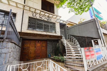 Casa à venda com 190m², 3 quartos e 3 vagasFachada