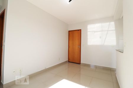Sala de apartamento para alugar com 1 quarto, 37m² em Setor Leste Universitário, Goiânia