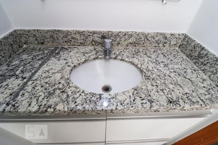Apartamento para alugar com 37m², 1 quarto e 1 vagaPia