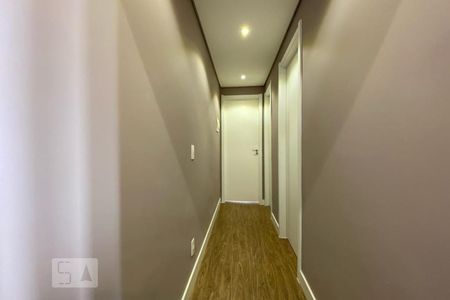 Corredor de apartamento para alugar com 2 quartos, 40m² em Jardim Parque Morumbi, São Paulo