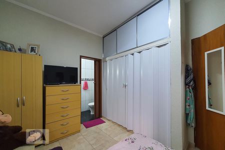 Suíte 1 de casa à venda com 5 quartos, 250m² em Cambuci, São Paulo